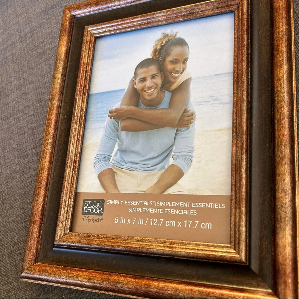 STUDIO DECOR Simply Essentials Two-Tone Finish Distressed Picture Frame #1005254